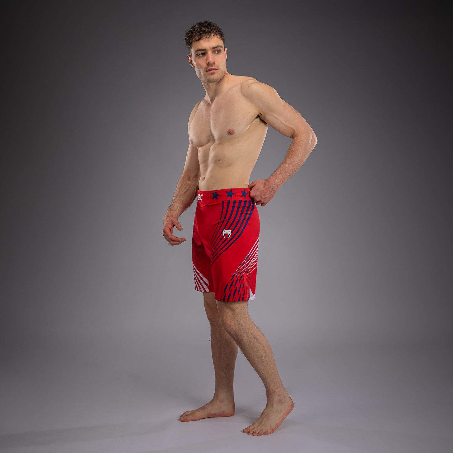 Official UFC Freedom 250 by Venum Authentic Fight Night Бойцовские шорты короткого кроя для мужчин - Красный
