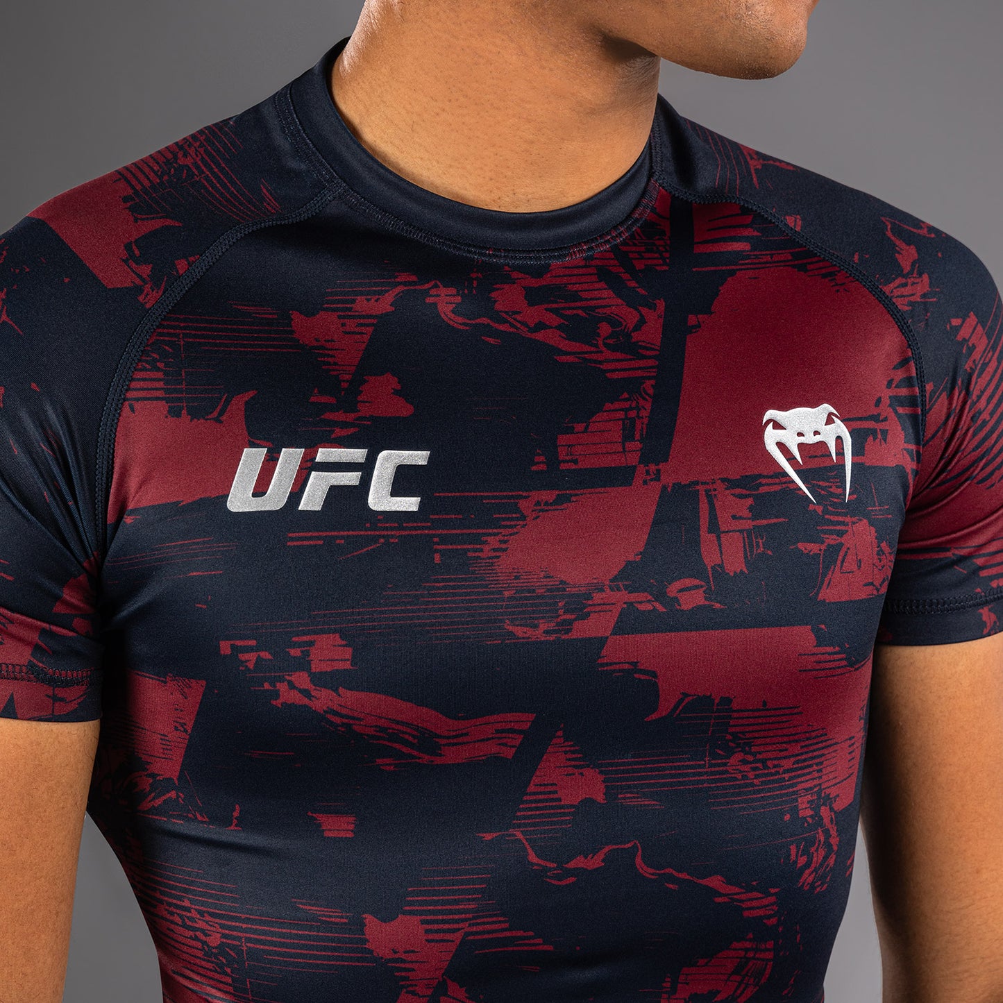 UFC Zenith by Venum Authentic Fight Week Рашгард с коротким рукавом Performance Мужской - Темно-синий/бордовый/серебристый