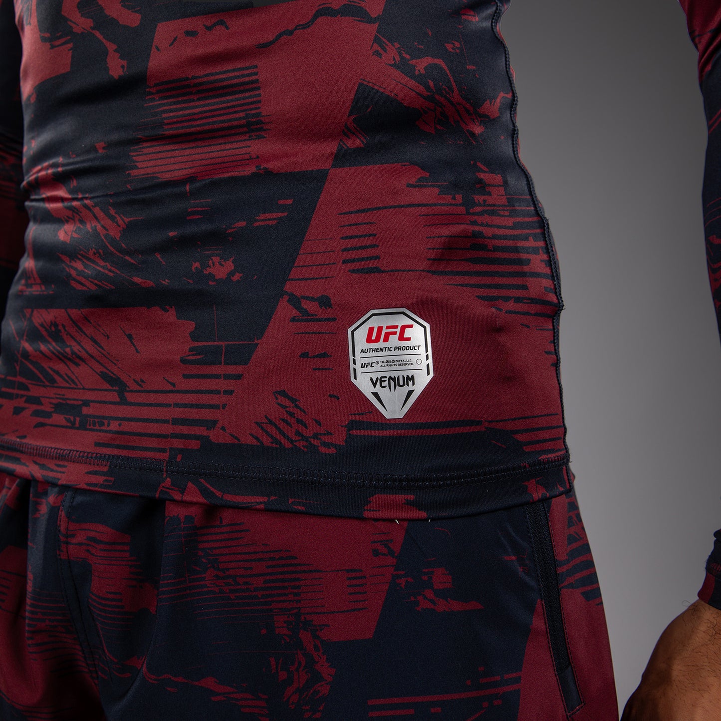 UFC Zenith by Venum Authentic Fight Week Лонгслив Performance Мужской - Темно-синий/бордовый/серебристый