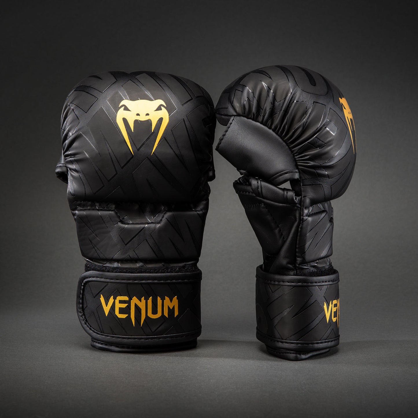 Перчатки для спарринга Venum Contender 1.5 XT 3D - Чёрный/Золотой