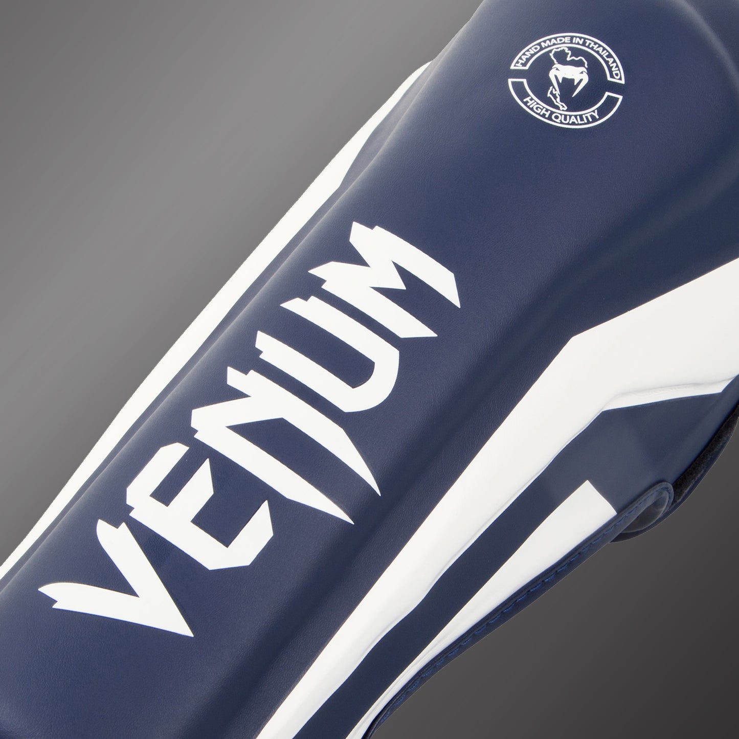 ЩИТКИ VENUM ELITE STANDUP - БЕЛЫЙ/ТЕМНО-СИНИЙ