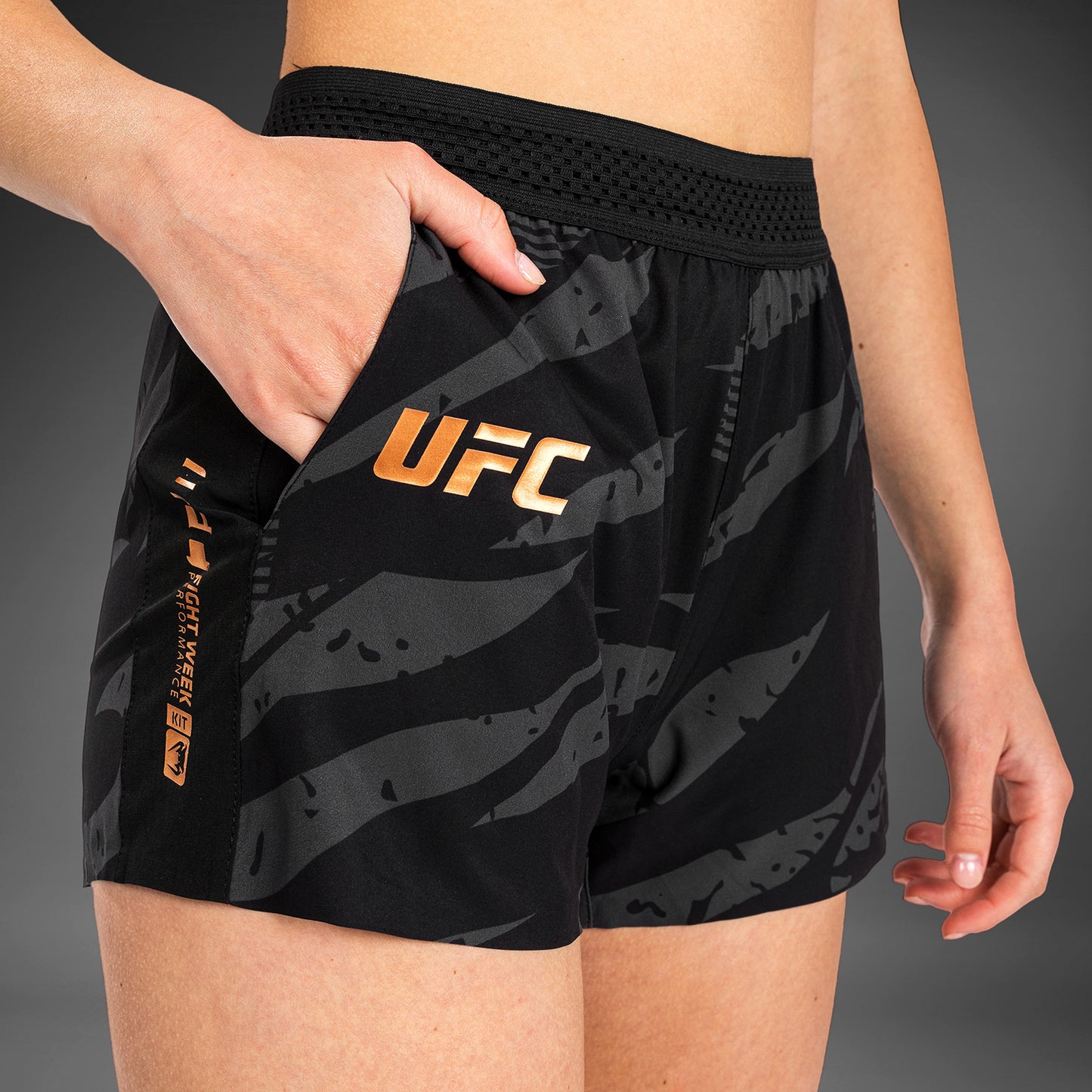 Женские Спортивные Шорты UFC Adrenaline By Venum Fight Week - Urban Camo