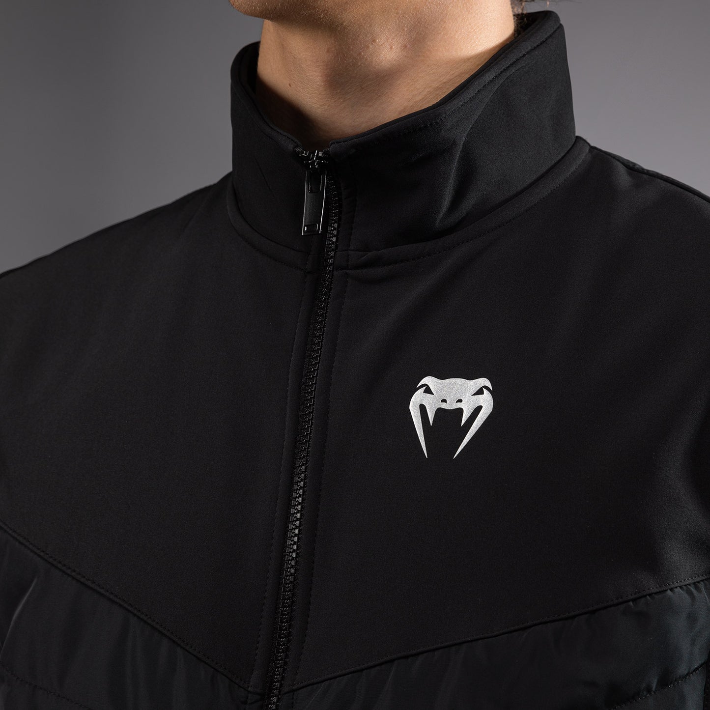 Venum Paddock Softshell Jacket с короткими рукавами - Черный