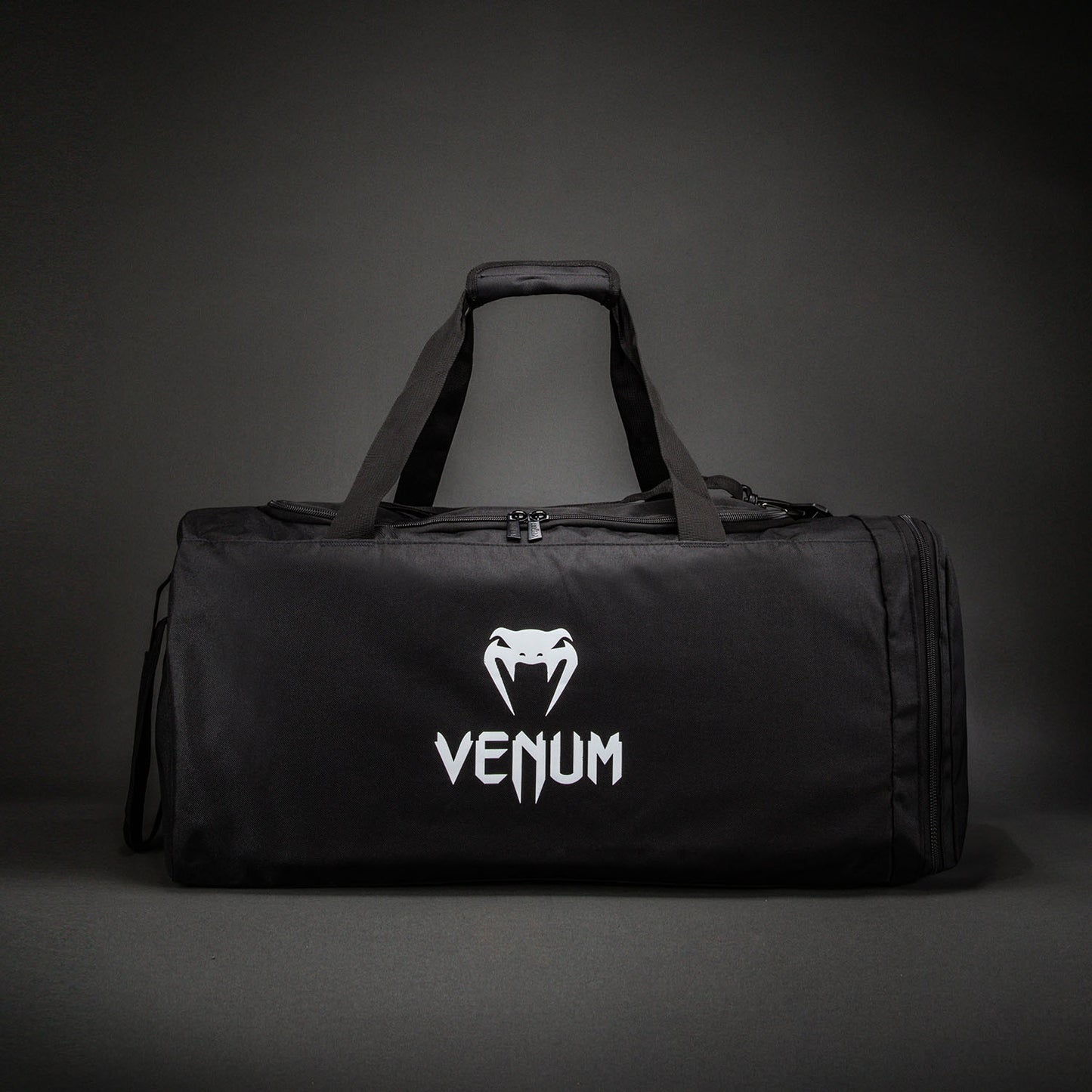 Спортивная сумка Venum Essential (61 л) – Чёрный