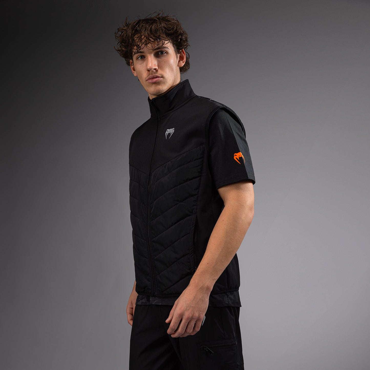 Venum Paddock Softshell Jacket с короткими рукавами - Черный