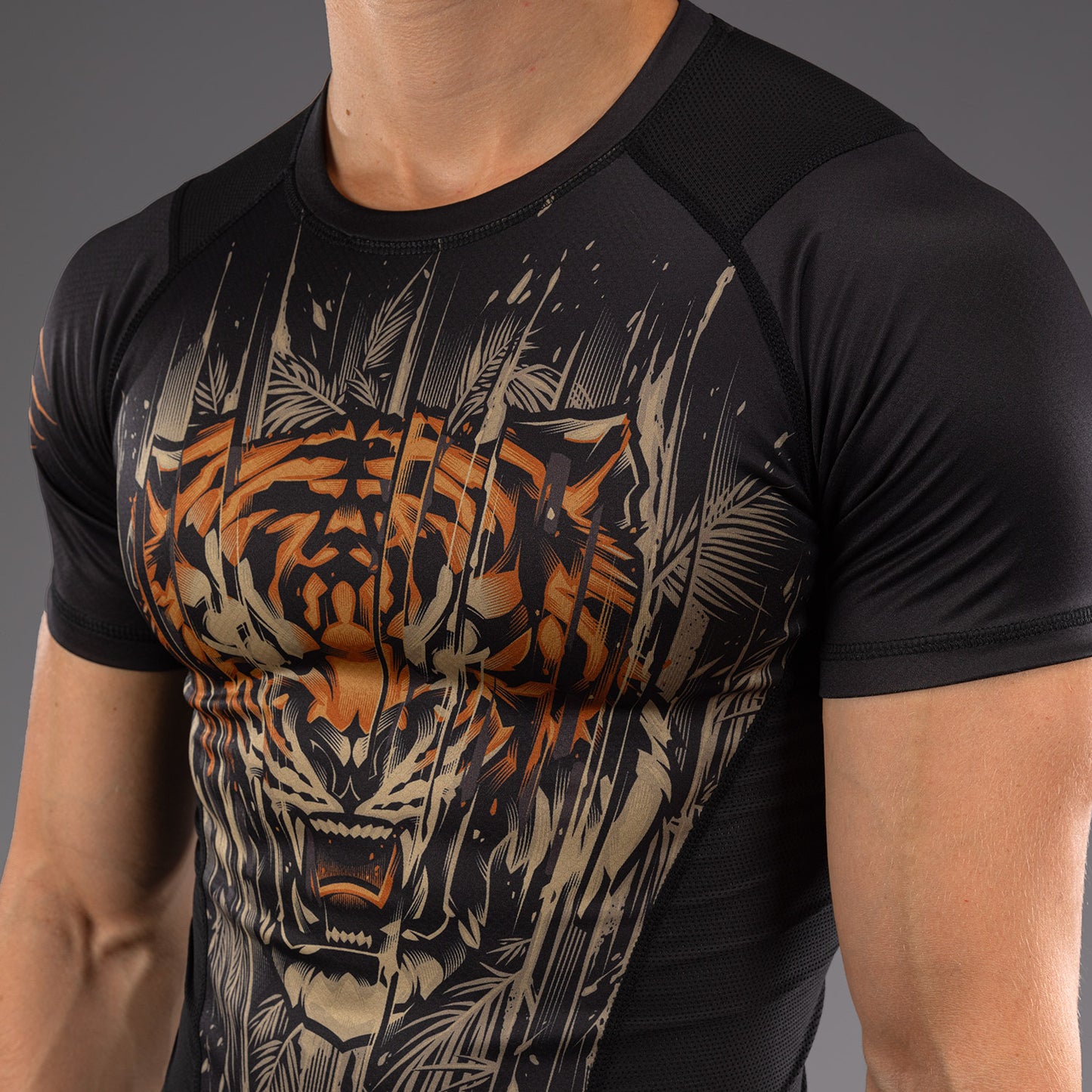 Rashguard с коротким рукавом Venum Tiger - Черный / Неоновый оранжевый