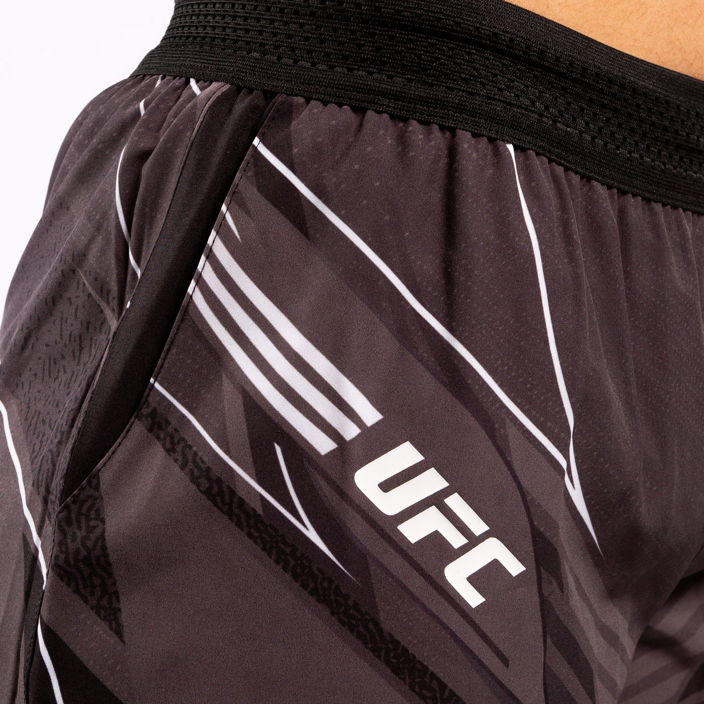 ЖЕНСКИЕ ШОРТЫ UFC VENUM REPLICA - Чёрный