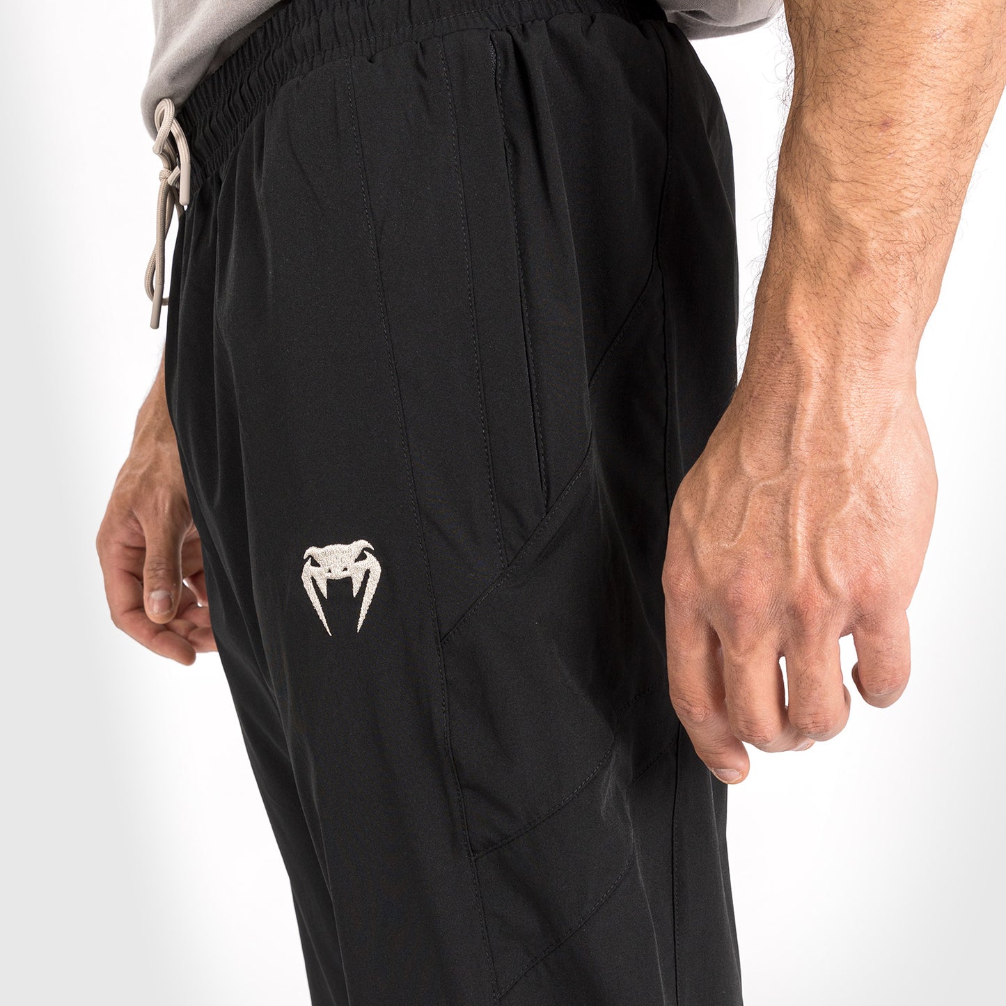 Штаны Venum Attack 90 Tracksuit Pants - черный/белый