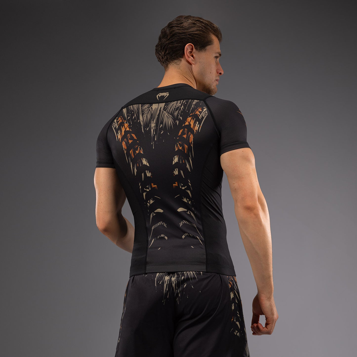 Rashguard с коротким рукавом Venum Tiger - Черный / Неоновый оранжевый