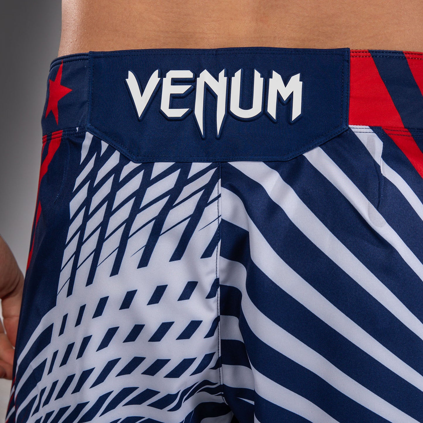 Official UFC Freedom 250 by Venum Authentic Fight Night Бойцовские шорты короткого кроя для мужчин - Синий