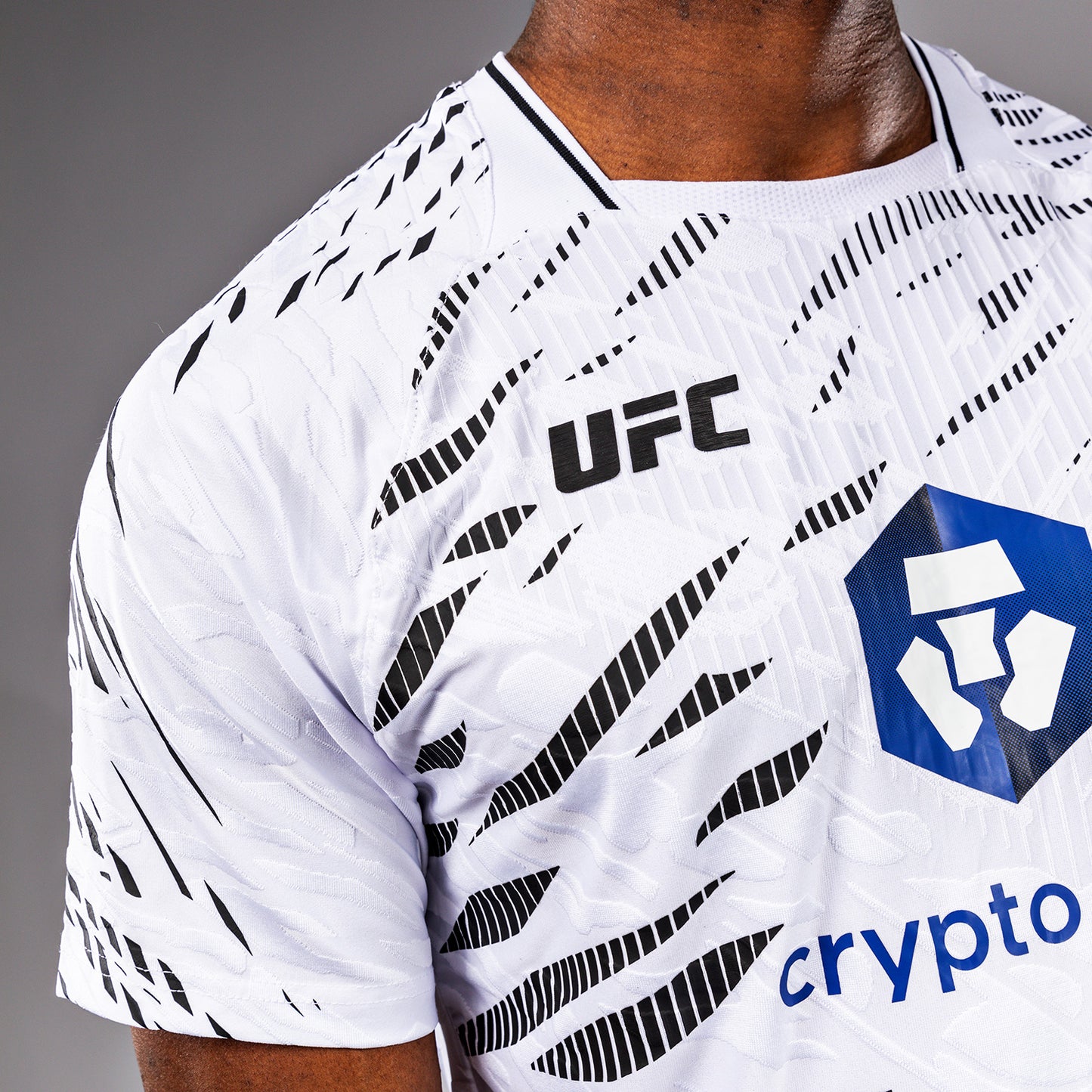 Футболка UFC Fusion by Venum Authentic Fight Night для мужчин - White