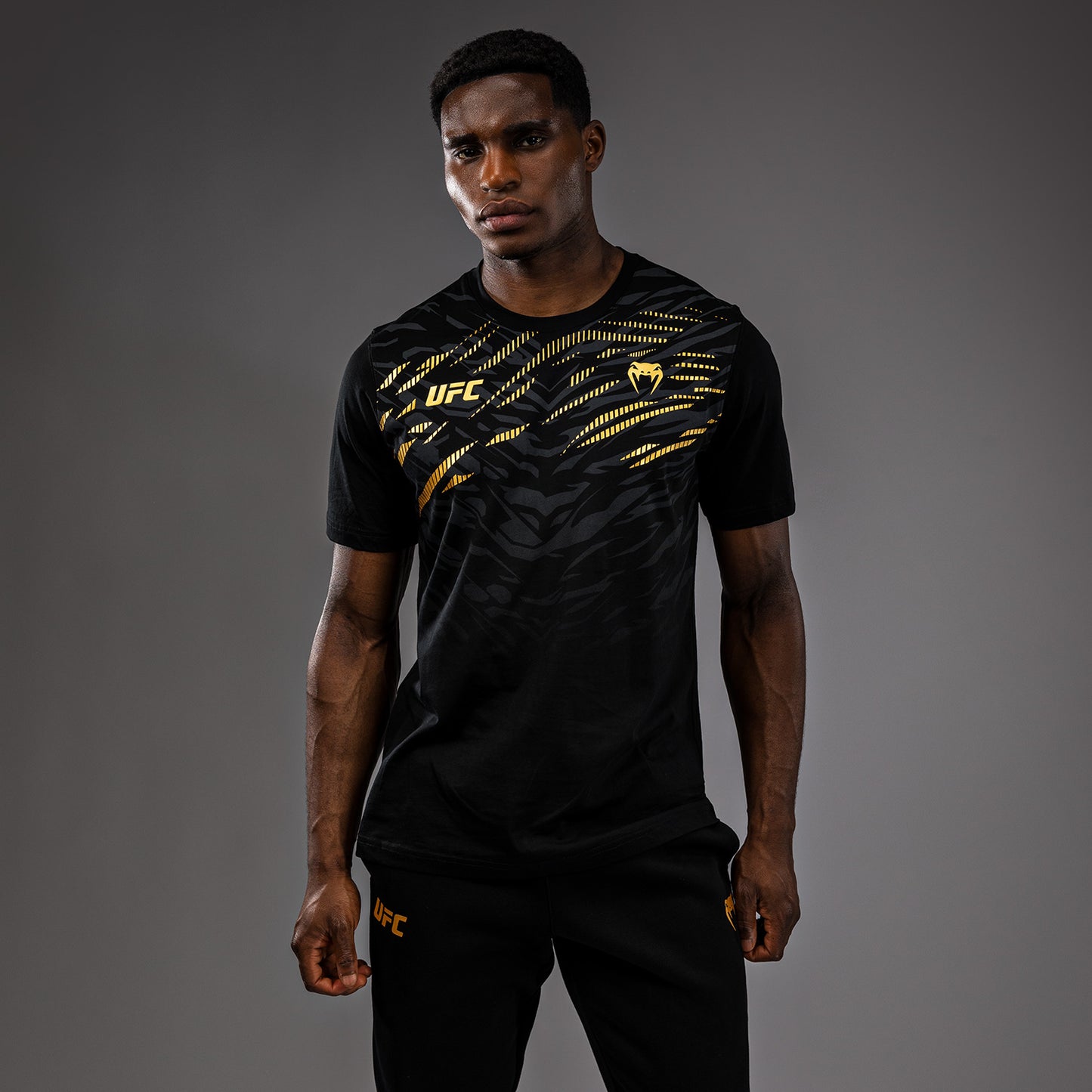 Футболка UFC Fusion by Venum Replica с коротким рукавом для мужчин - Champion