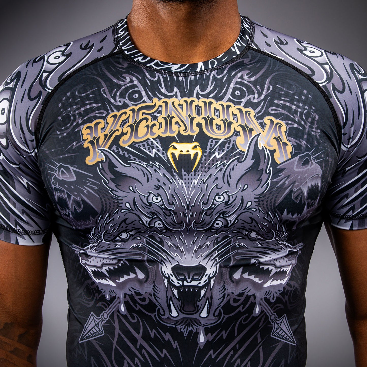 Рашгард с коротким рукавом Venum Wolf Atak – Чёрный/Серый