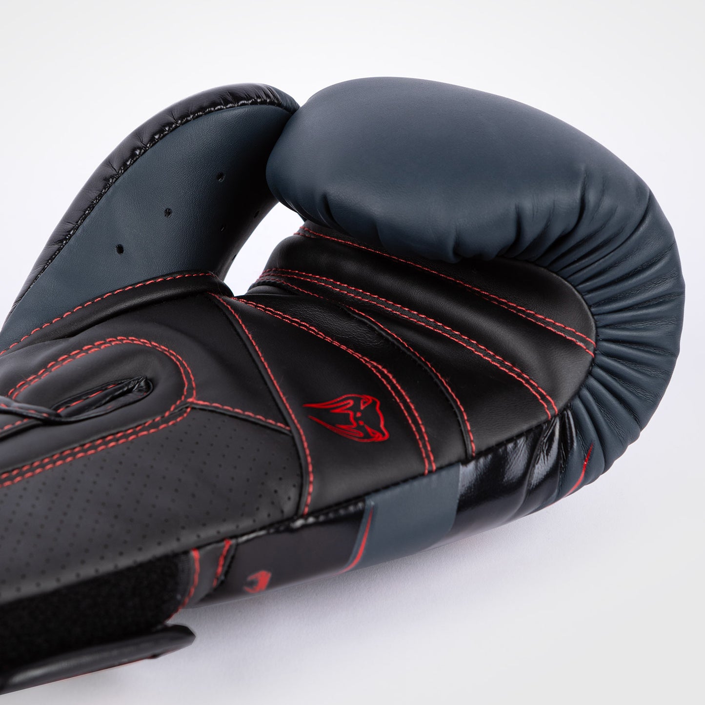 Боксерские перчатки Venum Elite Evo - Синий Черный Красный
