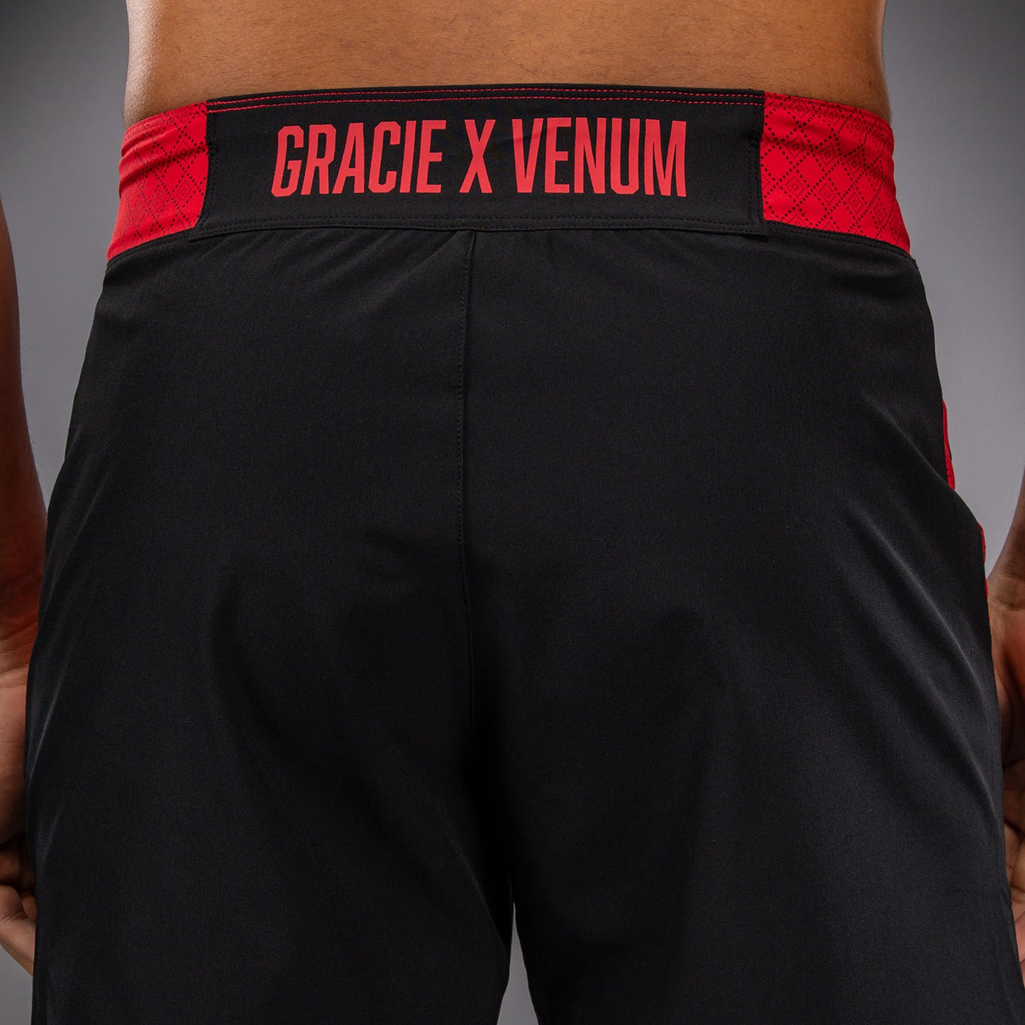 Файтшорты Venum x Roger Gracie Signature - Чёрный/Красный
