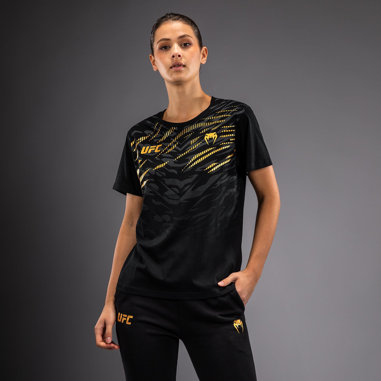 Футболка UFC Fusion by Venum Replica с коротким рукавом для женщин - Champion