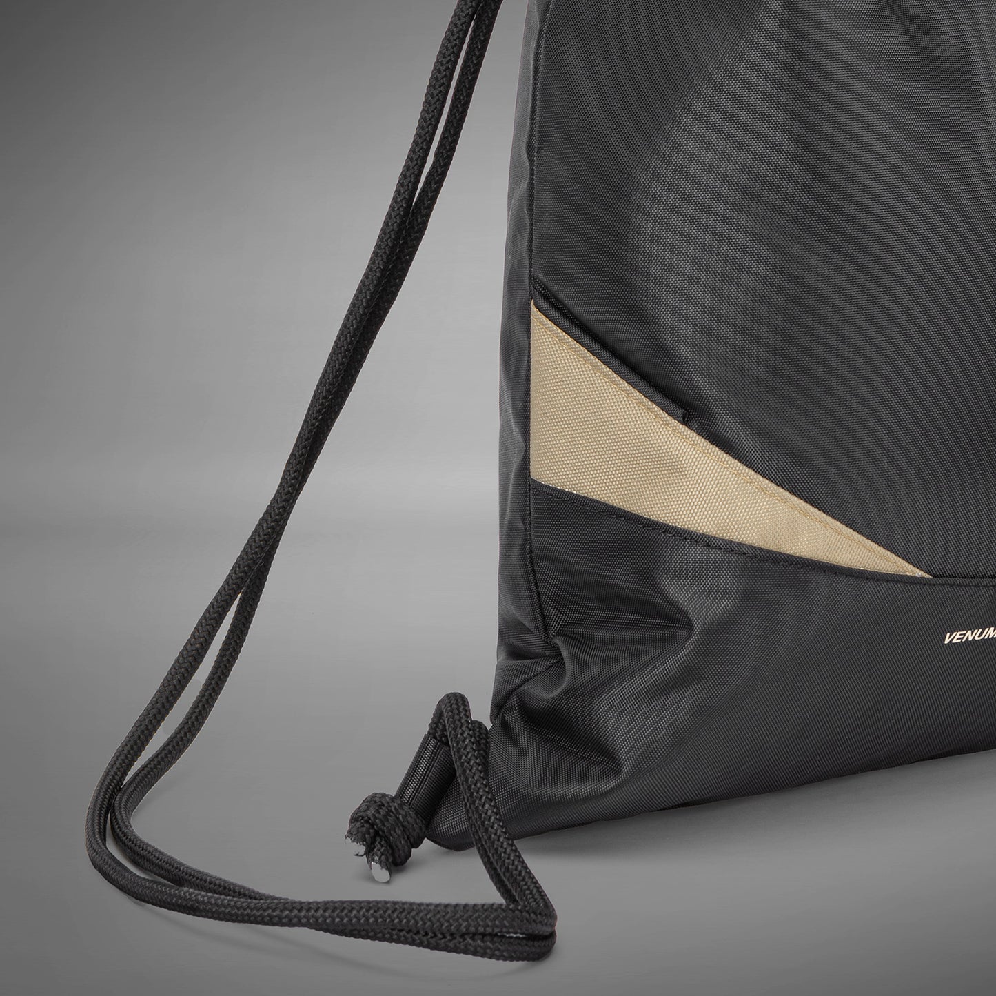 Спортивная сумка Venum Evo 2 с завязками (15-20 л) – Чёрный/Песочный