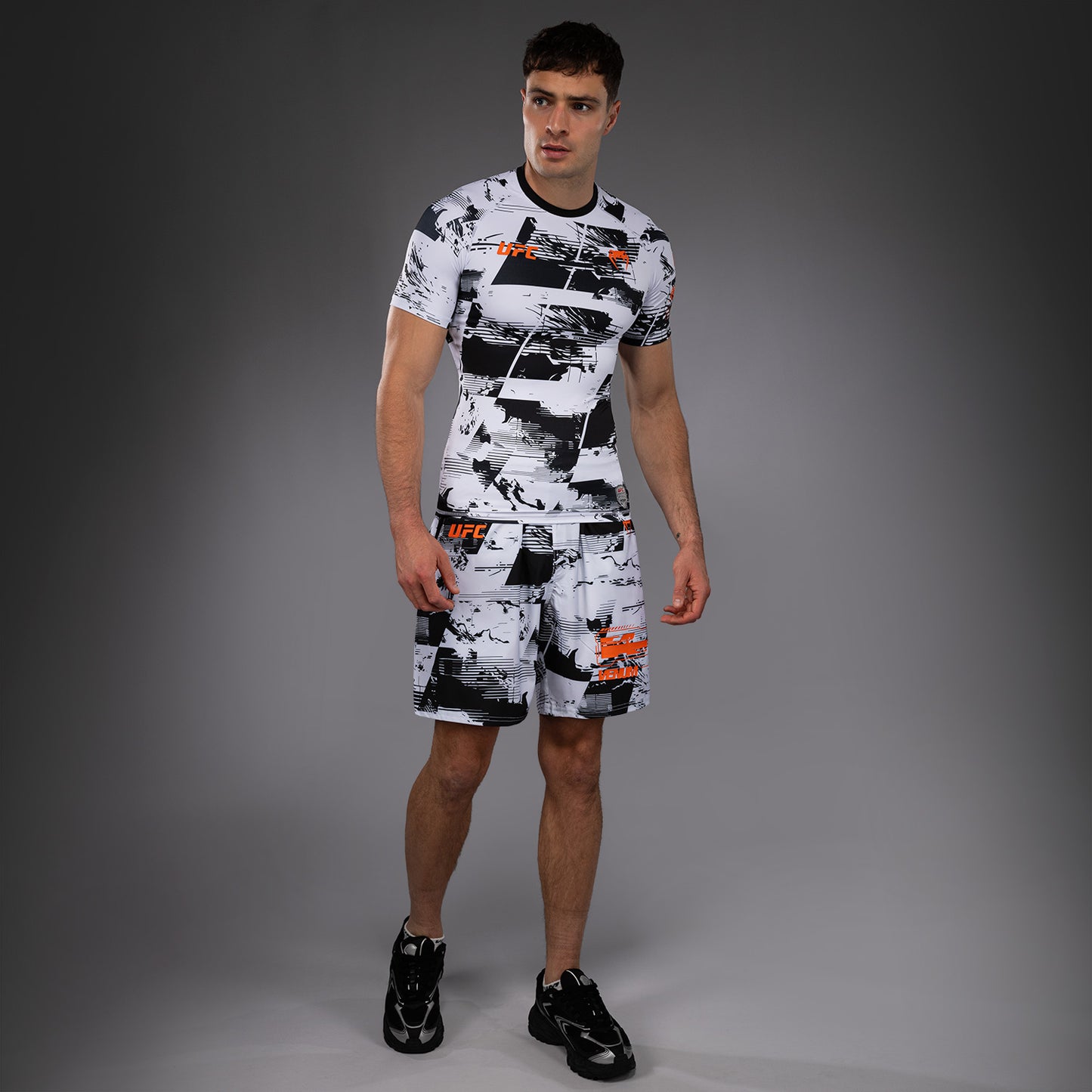 UFC Zenith by Venum Authentic Fight Week Рашгард с коротким рукавом Performance Мужской - Белый