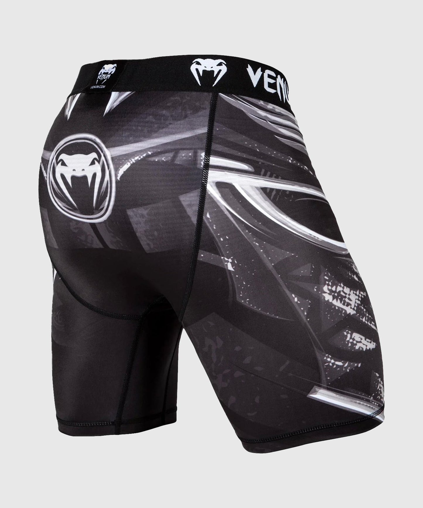 ШОРТЫ VENUM GLADIATOR 3.0 VALE TUDO - ЧЕРНЫЙ/БЕЛЫЙ