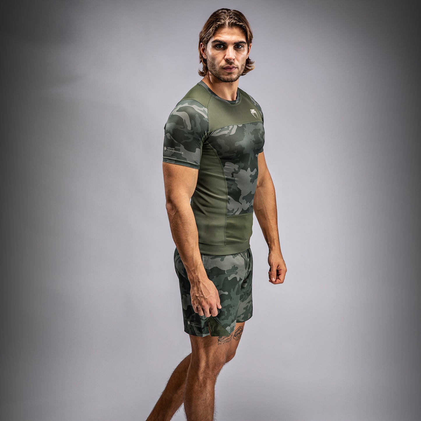 Короткий рукав Rashguard для мужчин Venum G-Fit Air - Военный камуфляж