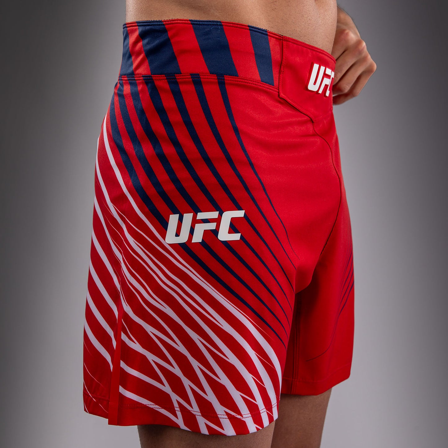 Official UFC Freedom 250 by Venum Authentic Fight Night Бойцовские шорты короткого кроя для мужчин - Красный