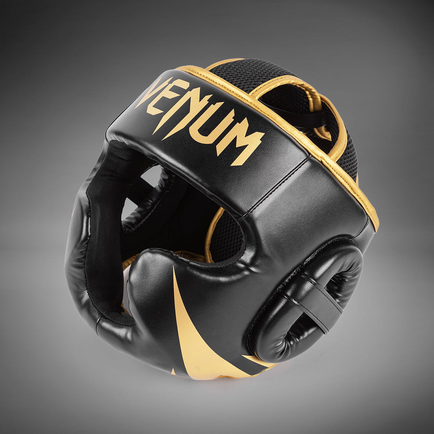 Venum Challenger Головной убор — черный/золотой