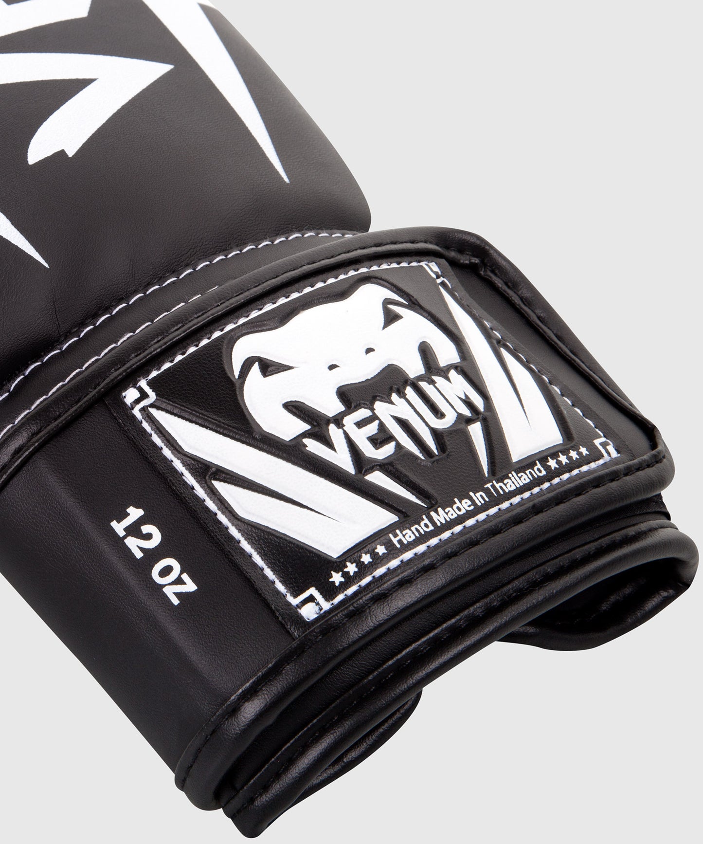 Боксерские перчатки Venum Elite - черные/белые