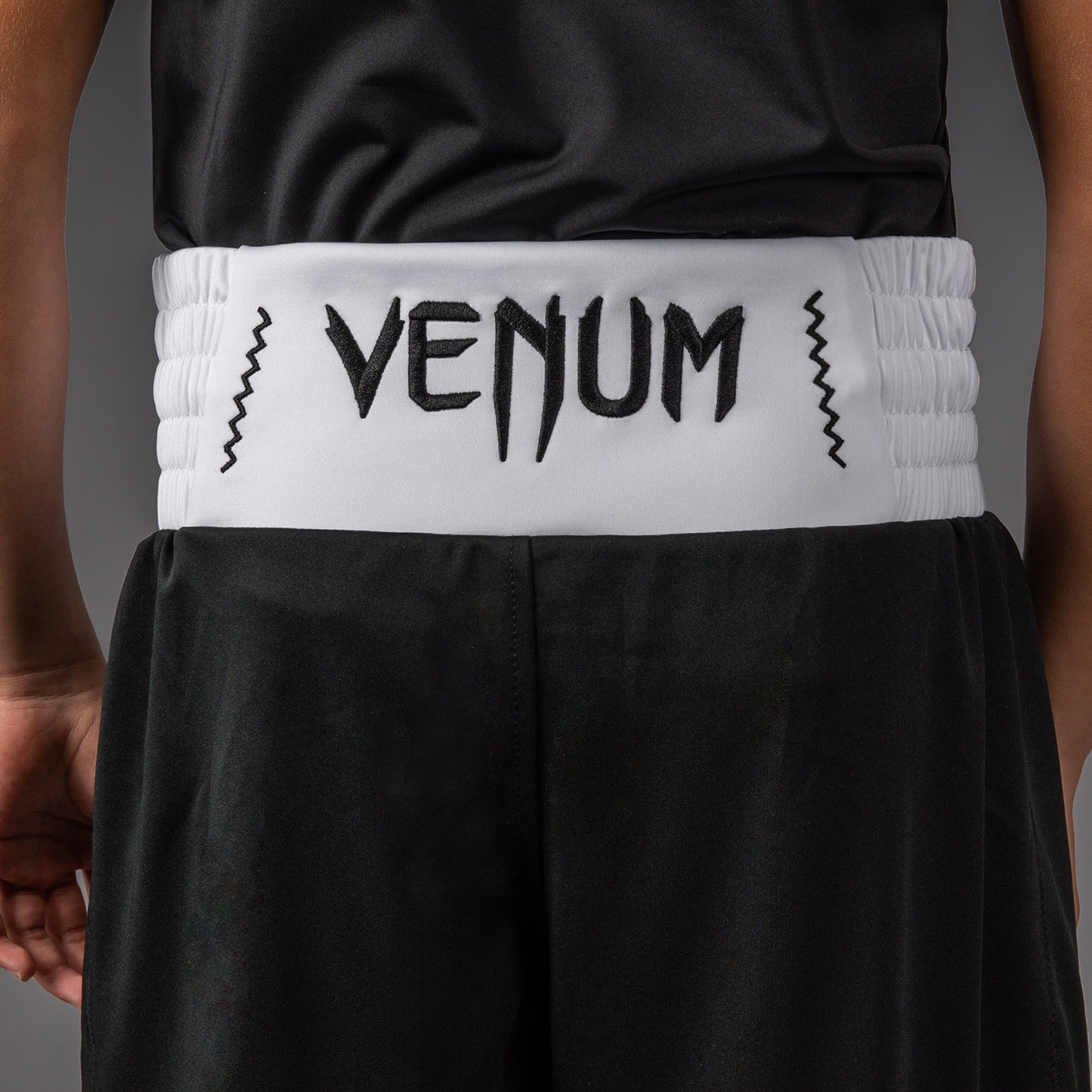 Боксерские шорты Venum Classic для детей – Чёрный/Белый