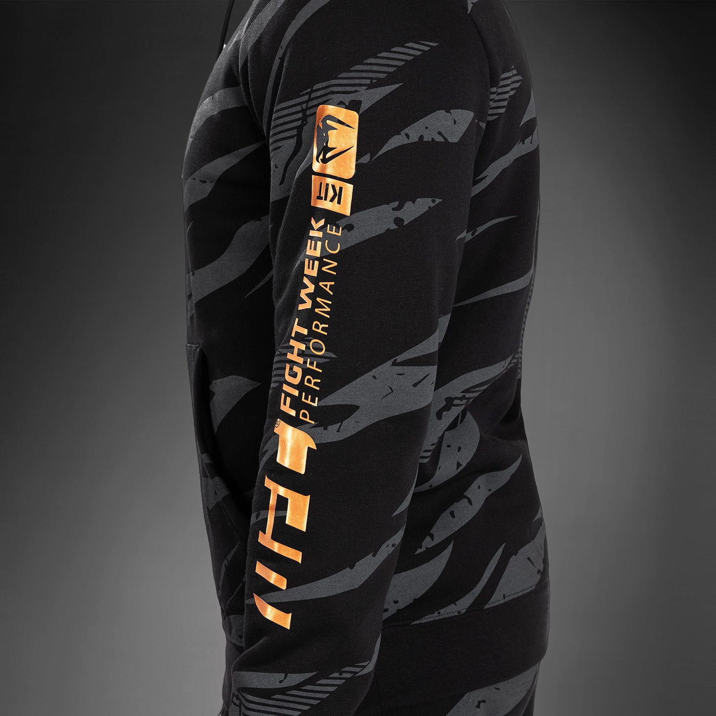 Мужской Пуловер С Капюшоном UFC Adrenaline By Venum Fight Week - Urban Camo