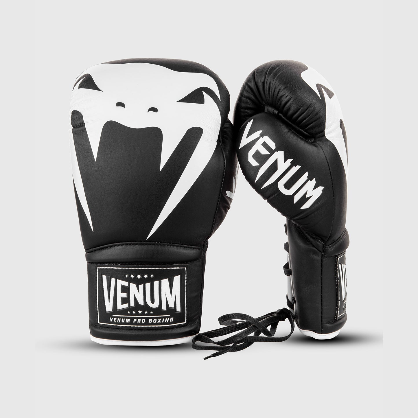 Боксерские перчатки Venum Giant 2.0 Pro-Со шнуровкой