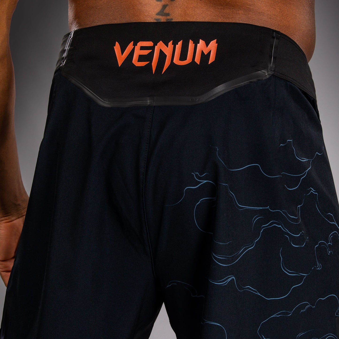 Файтшорты Venum Thunder Dragon – Чёрный/Серый/Медный