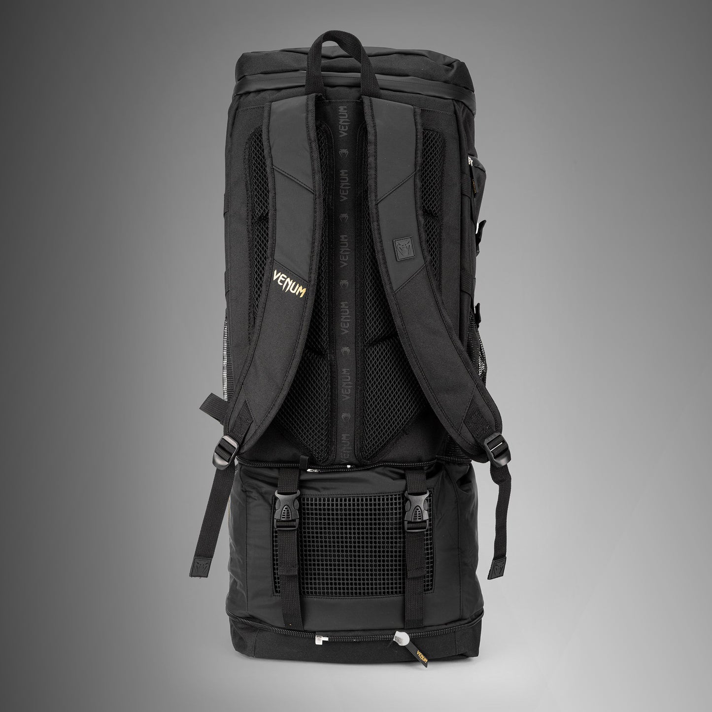 Рюкзак Venum Challenger Xtrem Evo (50-63л) – Чёрный/Золотой