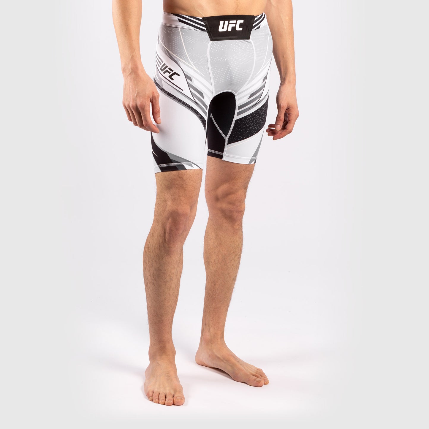 МУЖСКИЕ КОМПРЕССИОННЫЕ ШОРТЫ UFC VENUM FIGHT NIGHT TUDO - УКОРОЧЕННЫЙ КРОЙ -  Белый