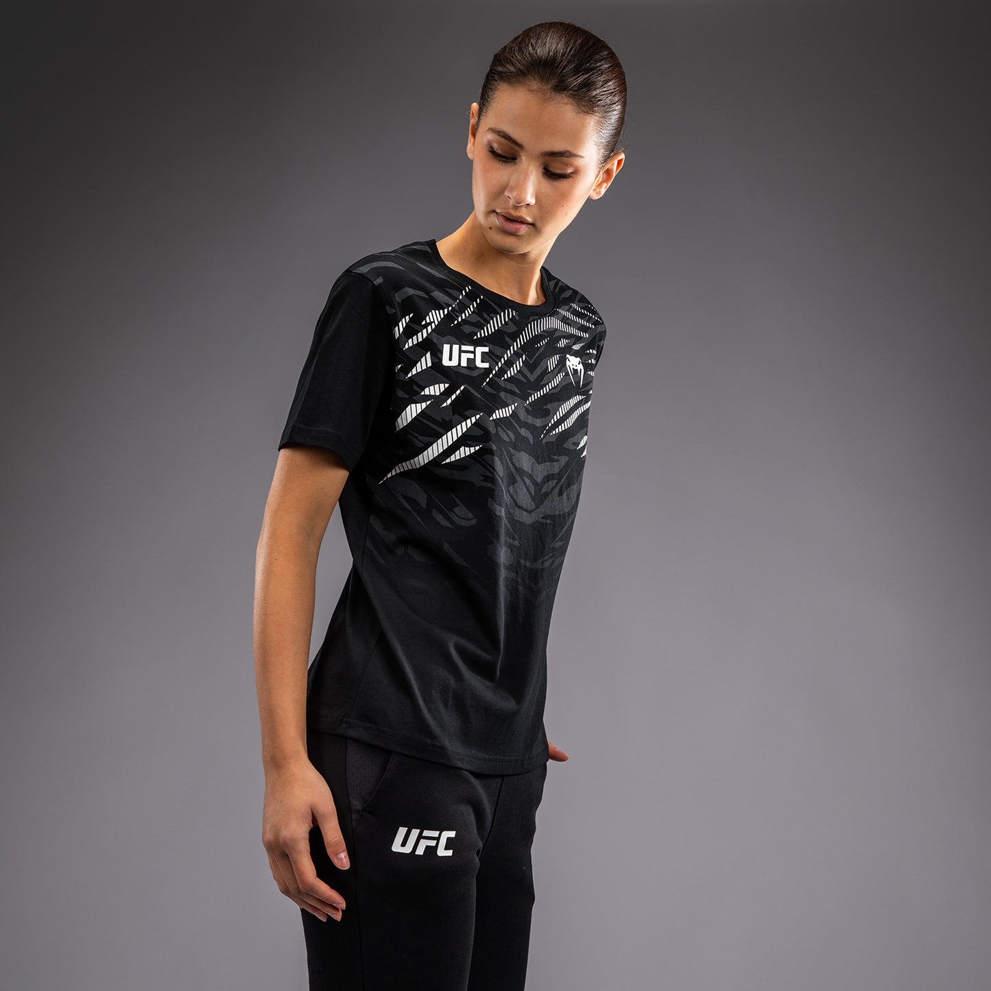 Футболка UFC Fusion by Venum Replica с коротким рукавом для женщин - Black