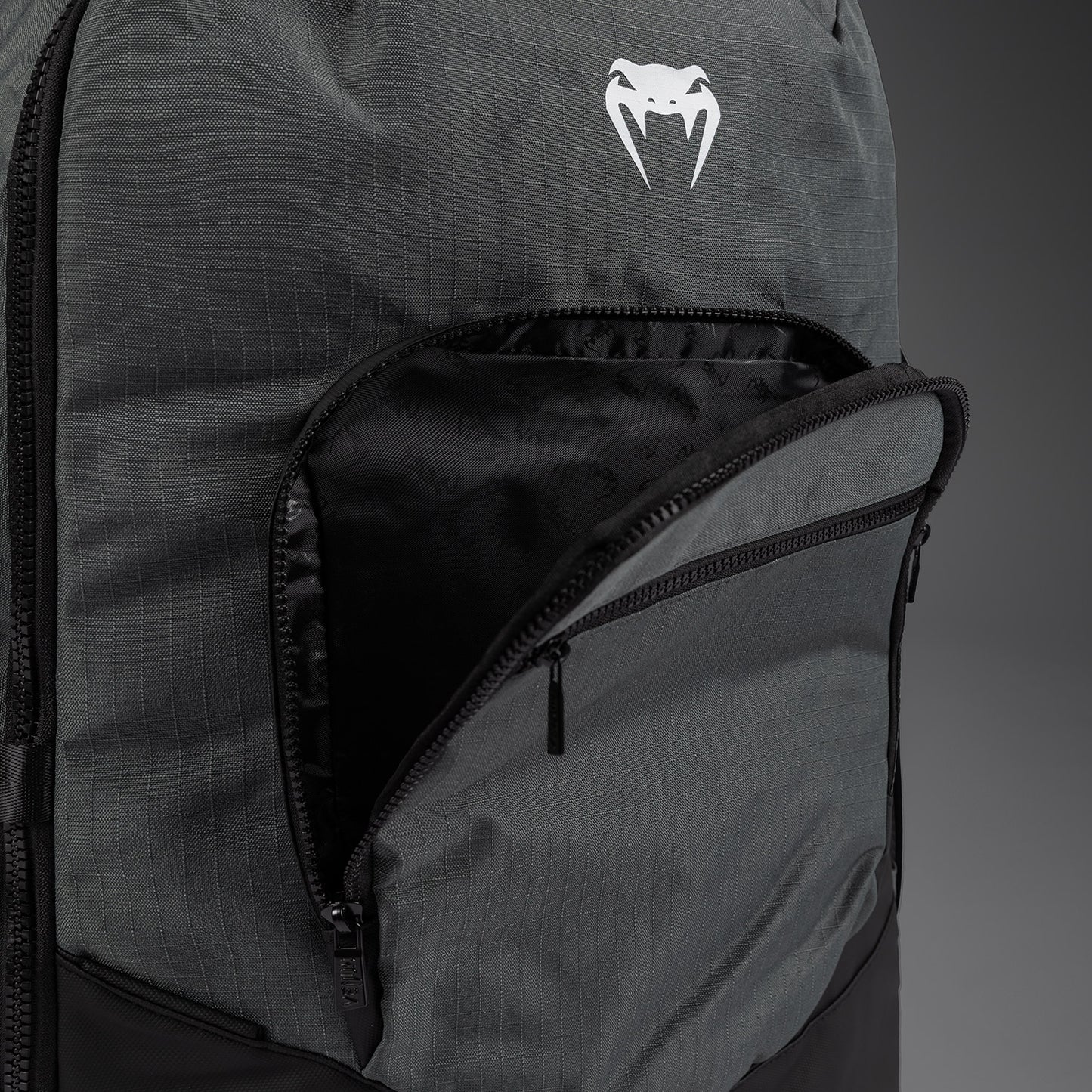 Рюкзак Venum Evo 2 Xtrem (50-63 л) – Грозовой серый