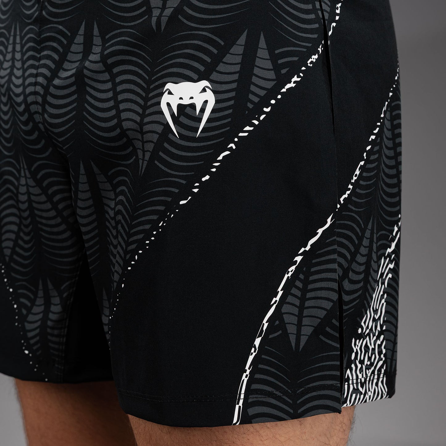 UFC Zenith by Venum Authentic Fight Night Шорты Gladiator Мужские - Чёрный