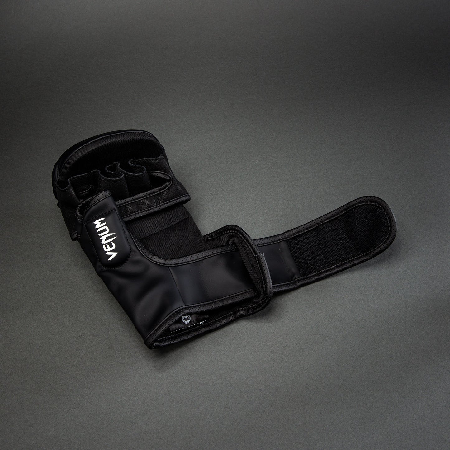 Перчатки для спарринга ММА King Venum x TEKKEN 8 - Чёрный/Жёлтый