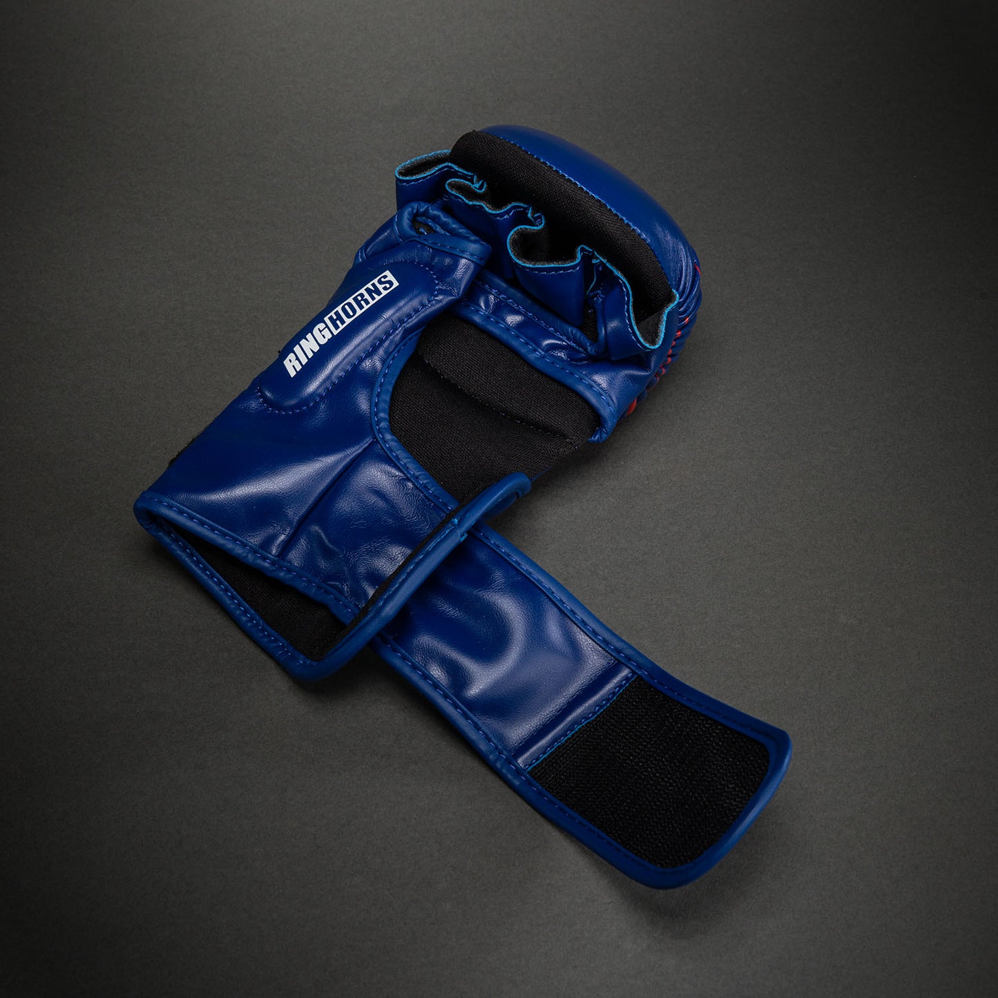 Перчатки для спарринга MMA Ringhorns Charger by Venum – Тёмно-синий/Красный