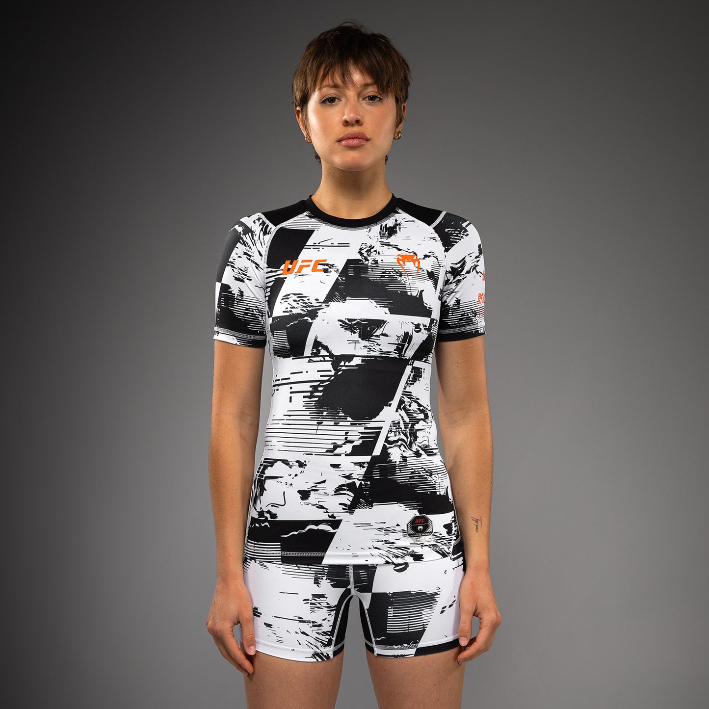 UFC Zenith by Venum Authentic Fight Week Рашгард с коротким рукавом Performance Женский - Белый