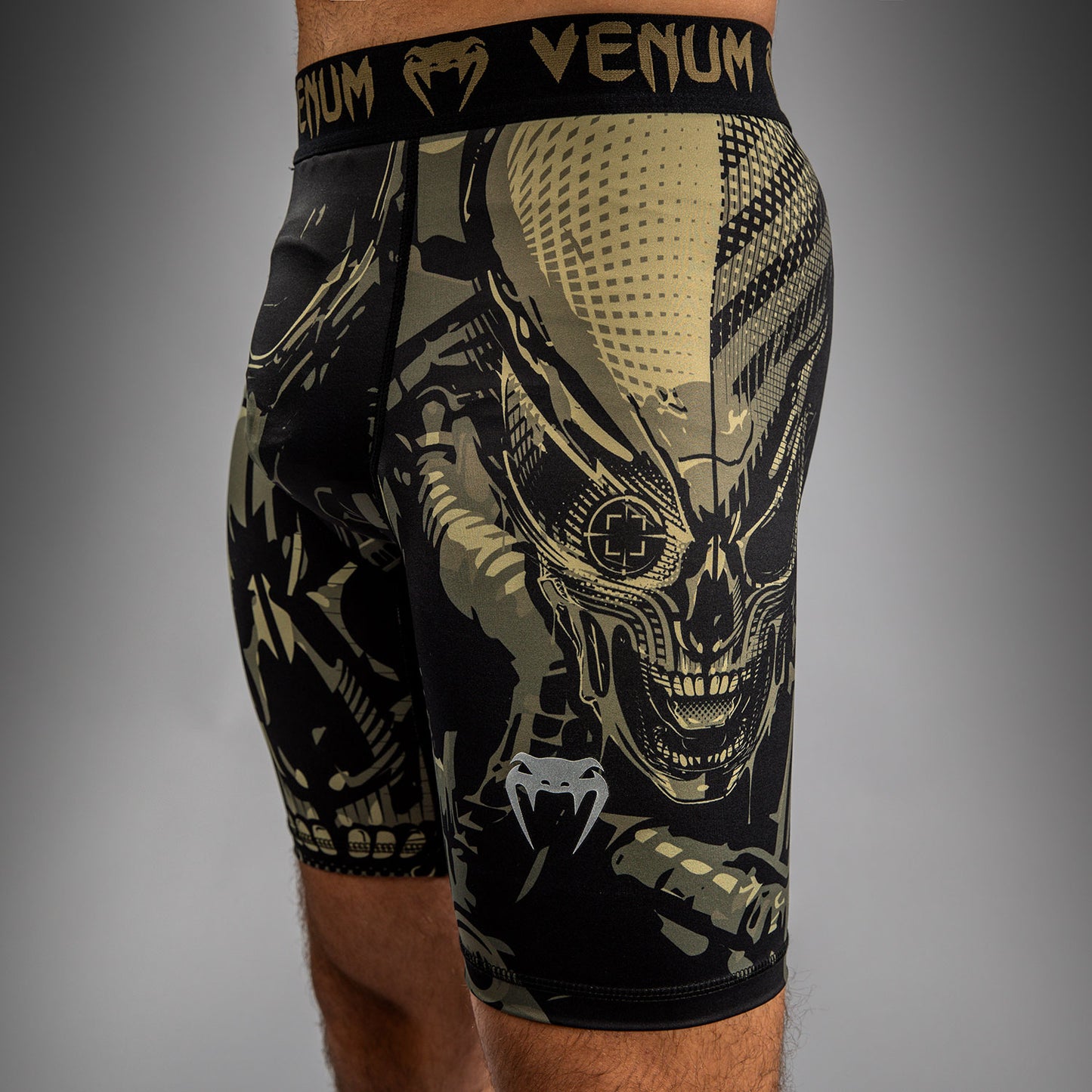 Venum Invader Шорты Vale Tudo - Черный/Песочный