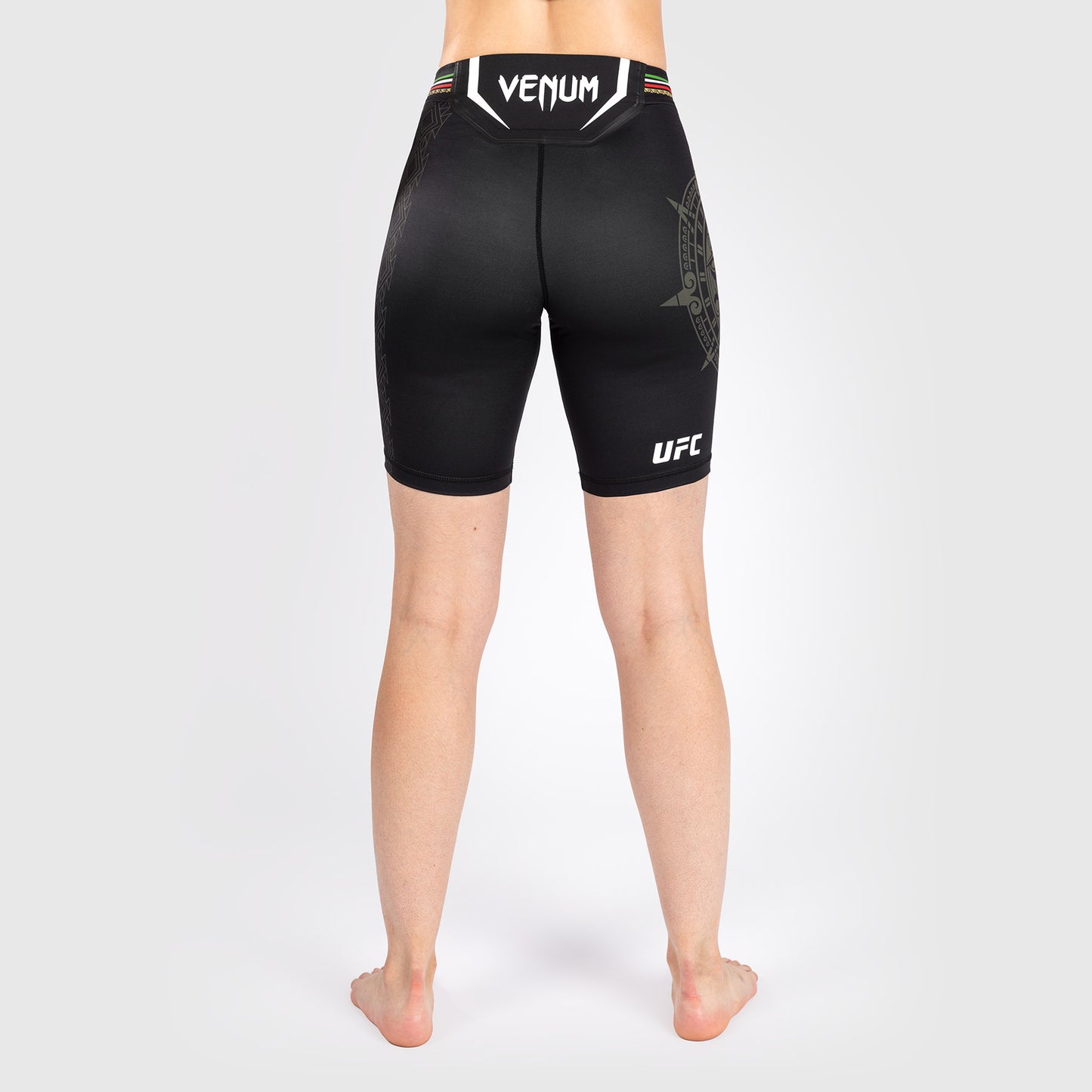 Noche UFC by Venum Authentic Fight Night Женские короткие шорты Vale Tudo, удлиненный крой, черные