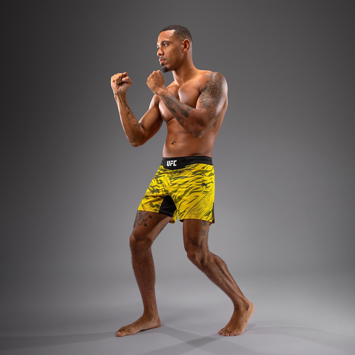 Шорты UFC Fusion by Venum Authentic Fight Night для мужчин - Короткий крой - Yellow