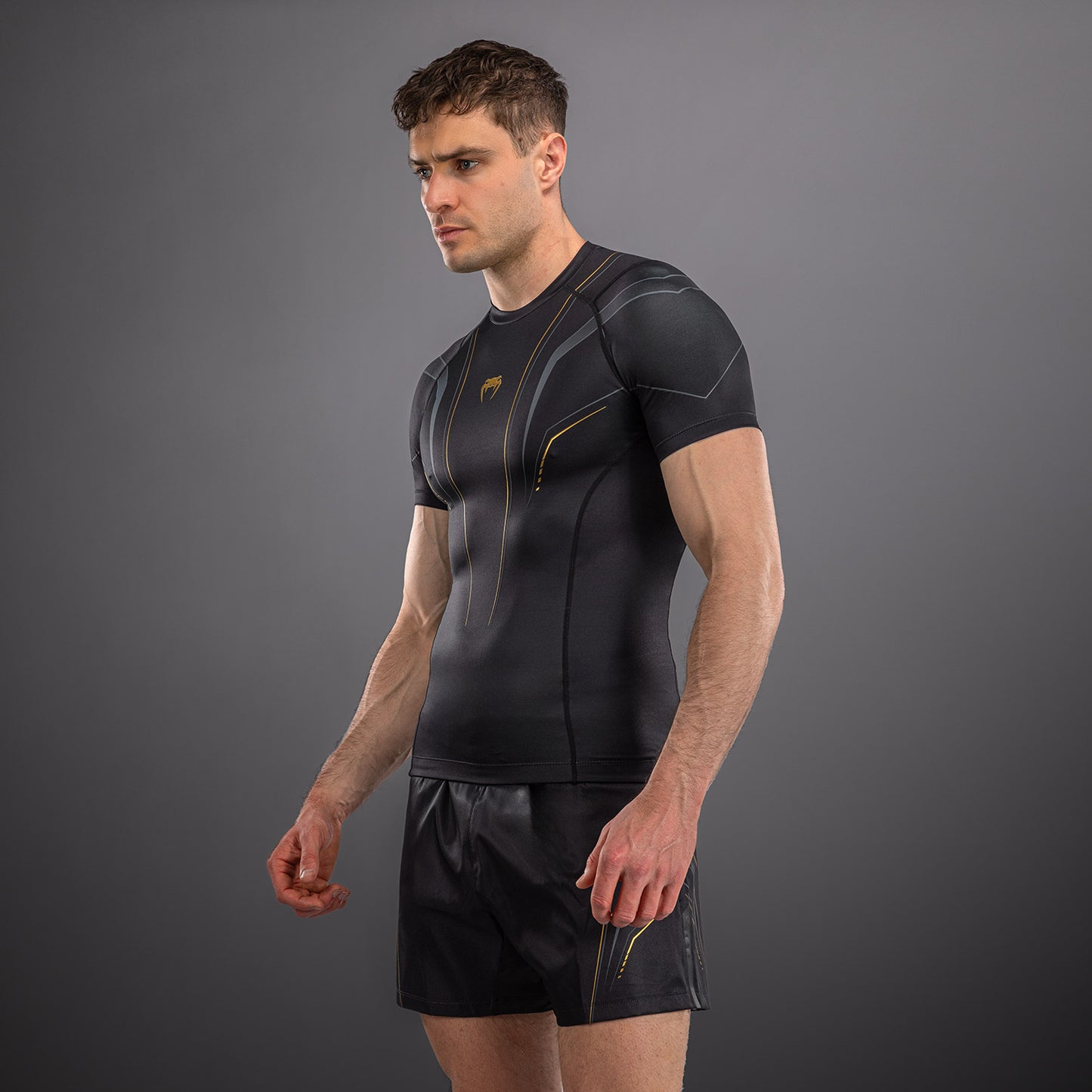 Рашгард с коротким рукавом Venum Streamline – Чёрный/Золотой