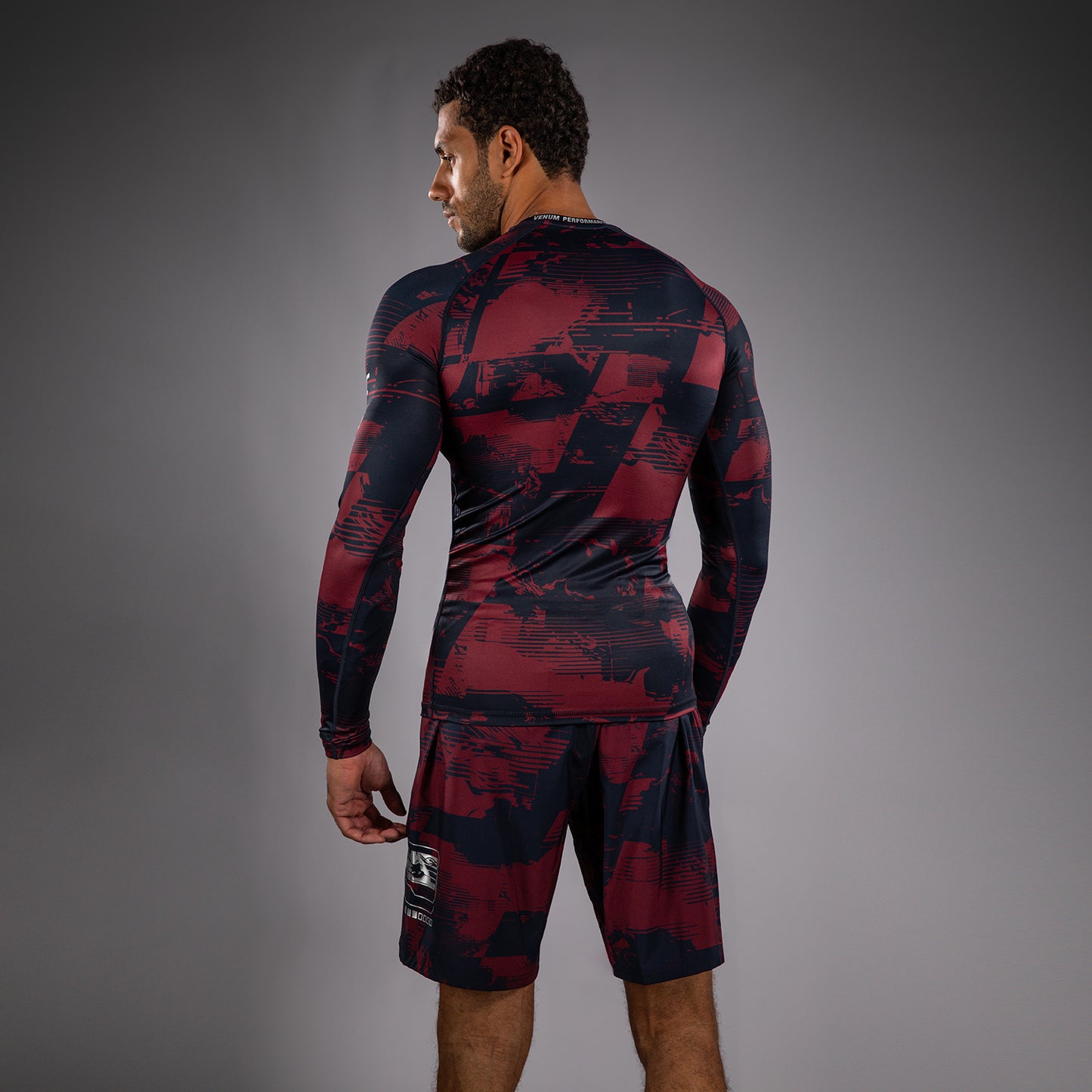 UFC Zenith by Venum Authentic Fight Week Лонгслив Performance Мужской - Темно-синий/бордовый/серебристый
