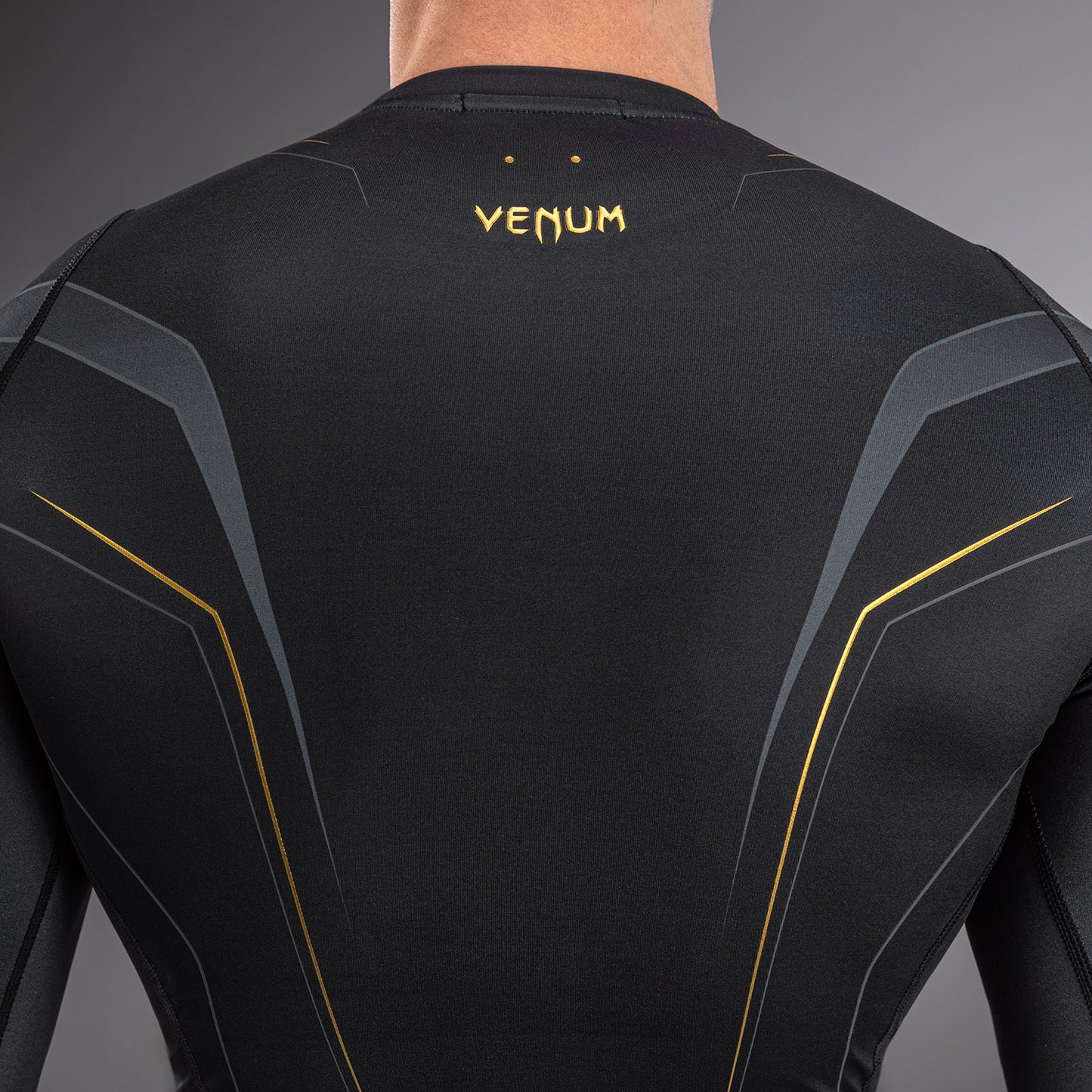 Рашгард с длинным рукавом Venum Streamline – Чёрный/Золотой