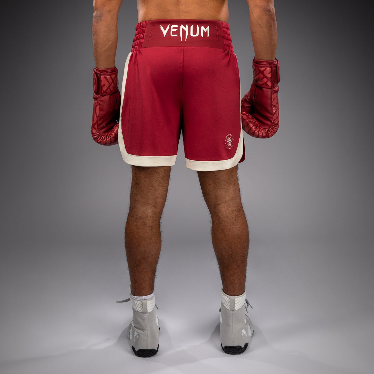 Venum Classic Боксерские шорты – рубиновый/слоновая кость