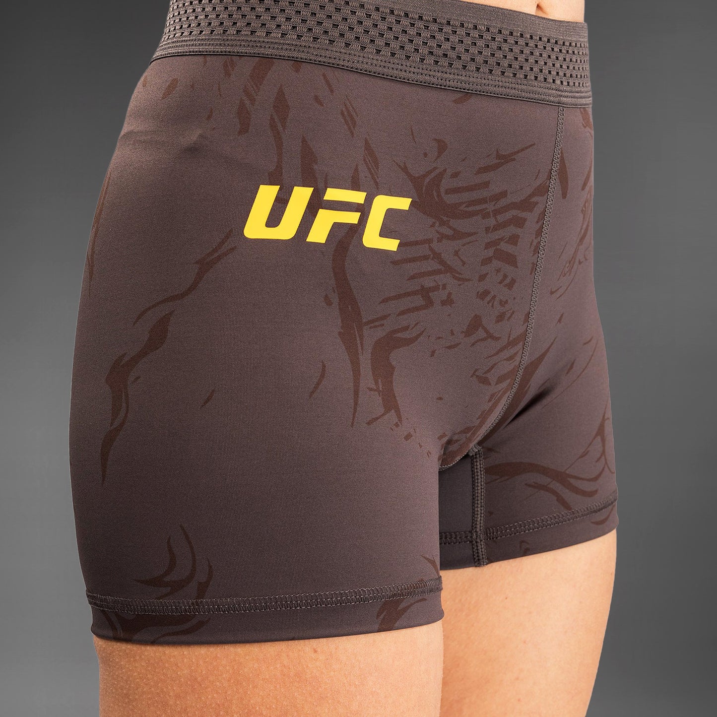 Шорты UFC Fusion by Venum Fight Week Vale Tudo для женщин - Earthen Brown