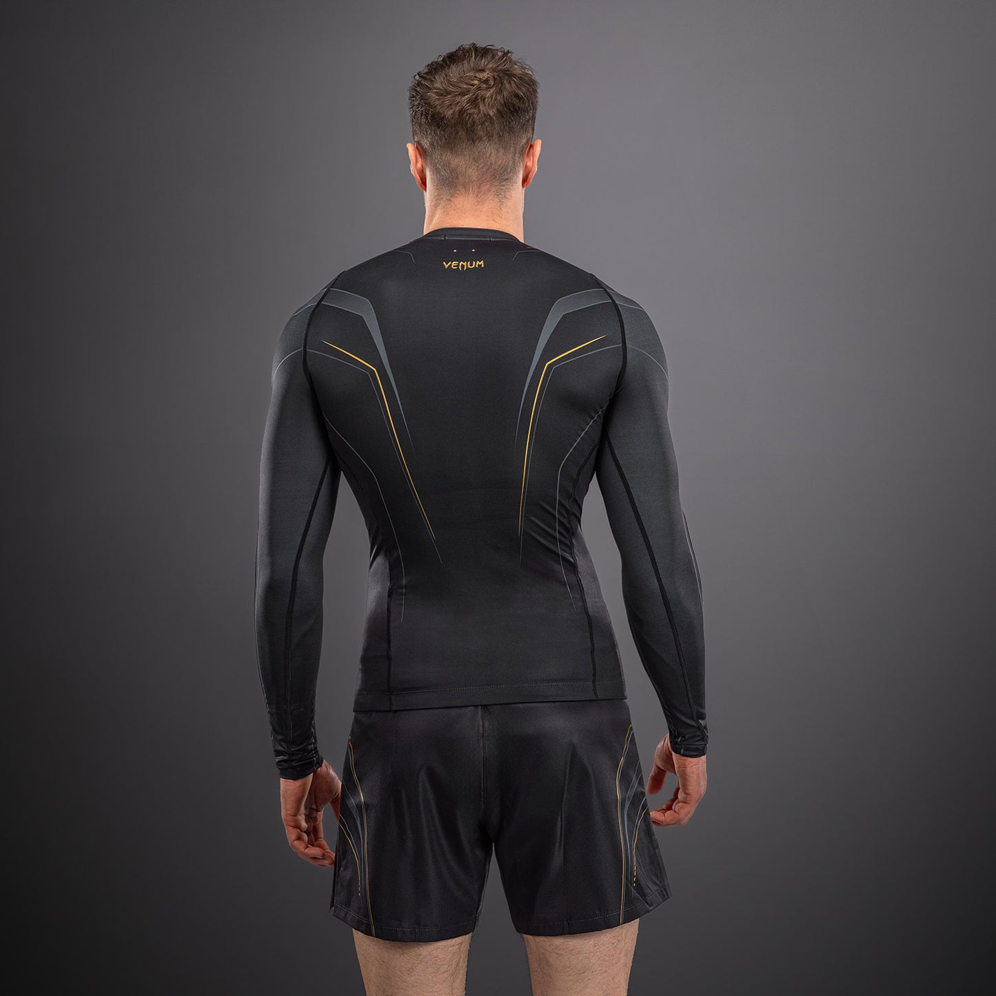 Рашгард с длинным рукавом Venum Streamline – Чёрный/Золотой