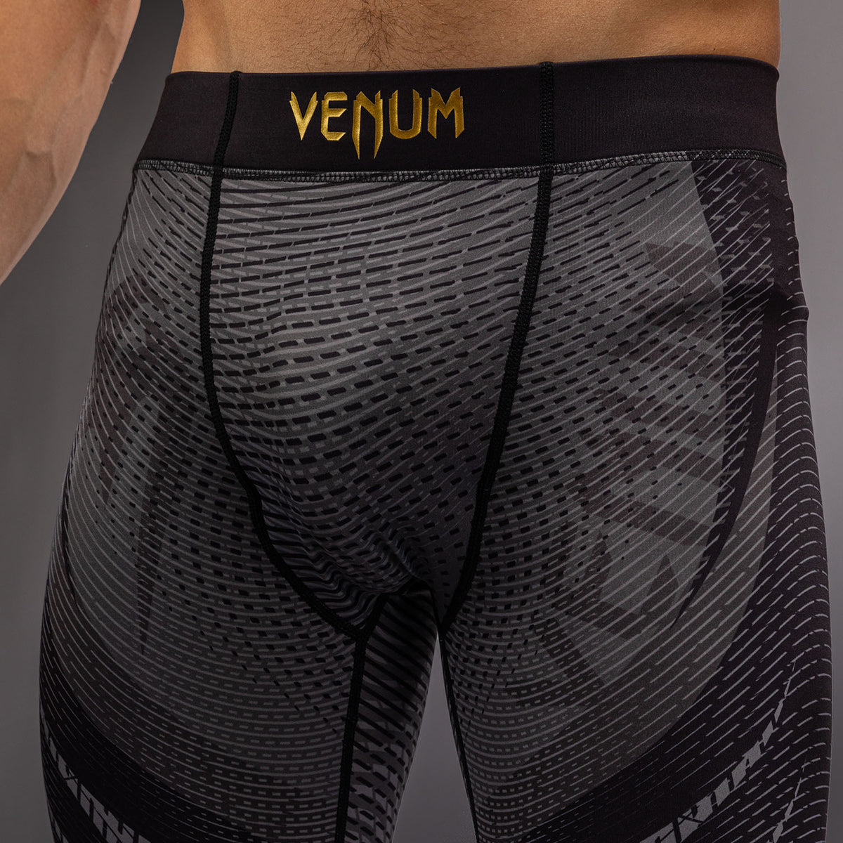 Компрессионные шорты Venum Galactic 3.0 Vale Tudo - Чёрный/Золотой