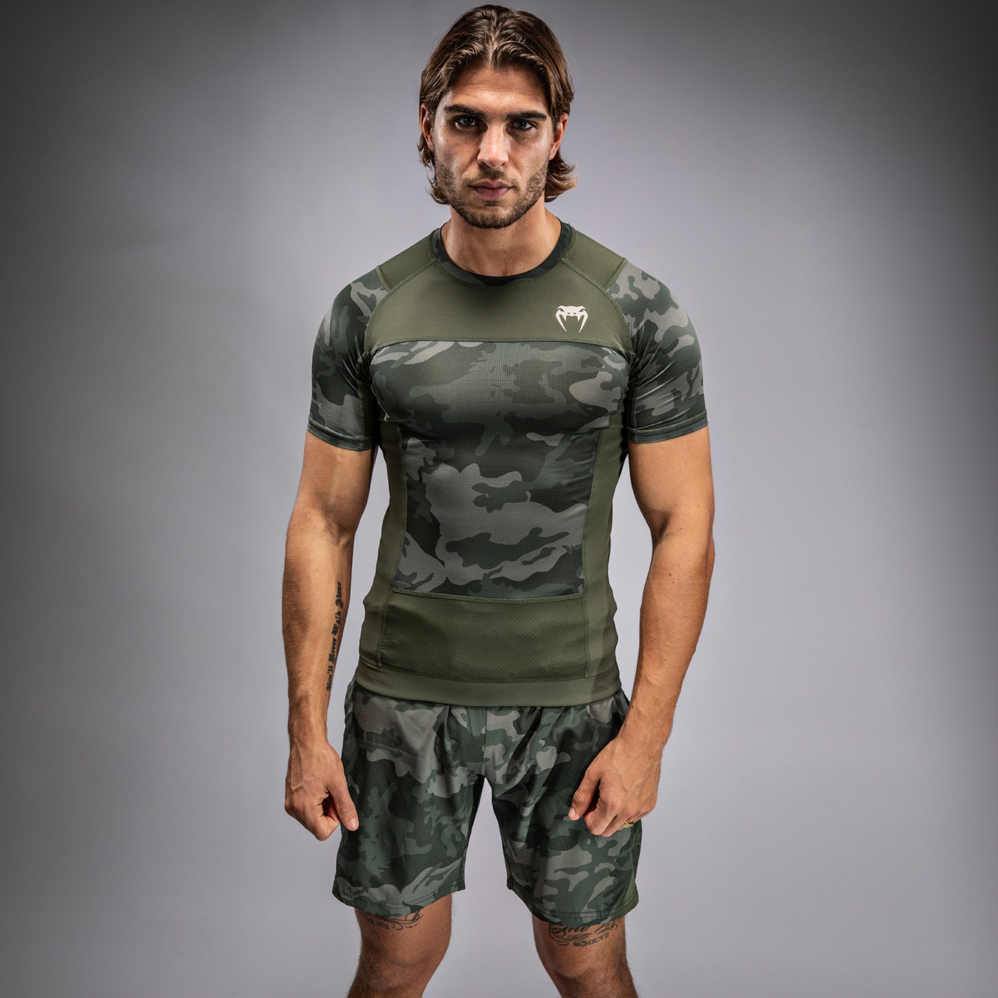 Короткий рукав Rashguard для мужчин Venum G-Fit Air - Военный камуфляж
